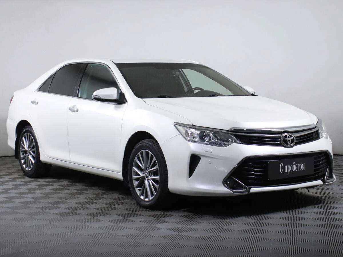 Toyota Camry, Белый, 2018, Автоматическая, 150 л.с., цена от 1 517 000 руб.