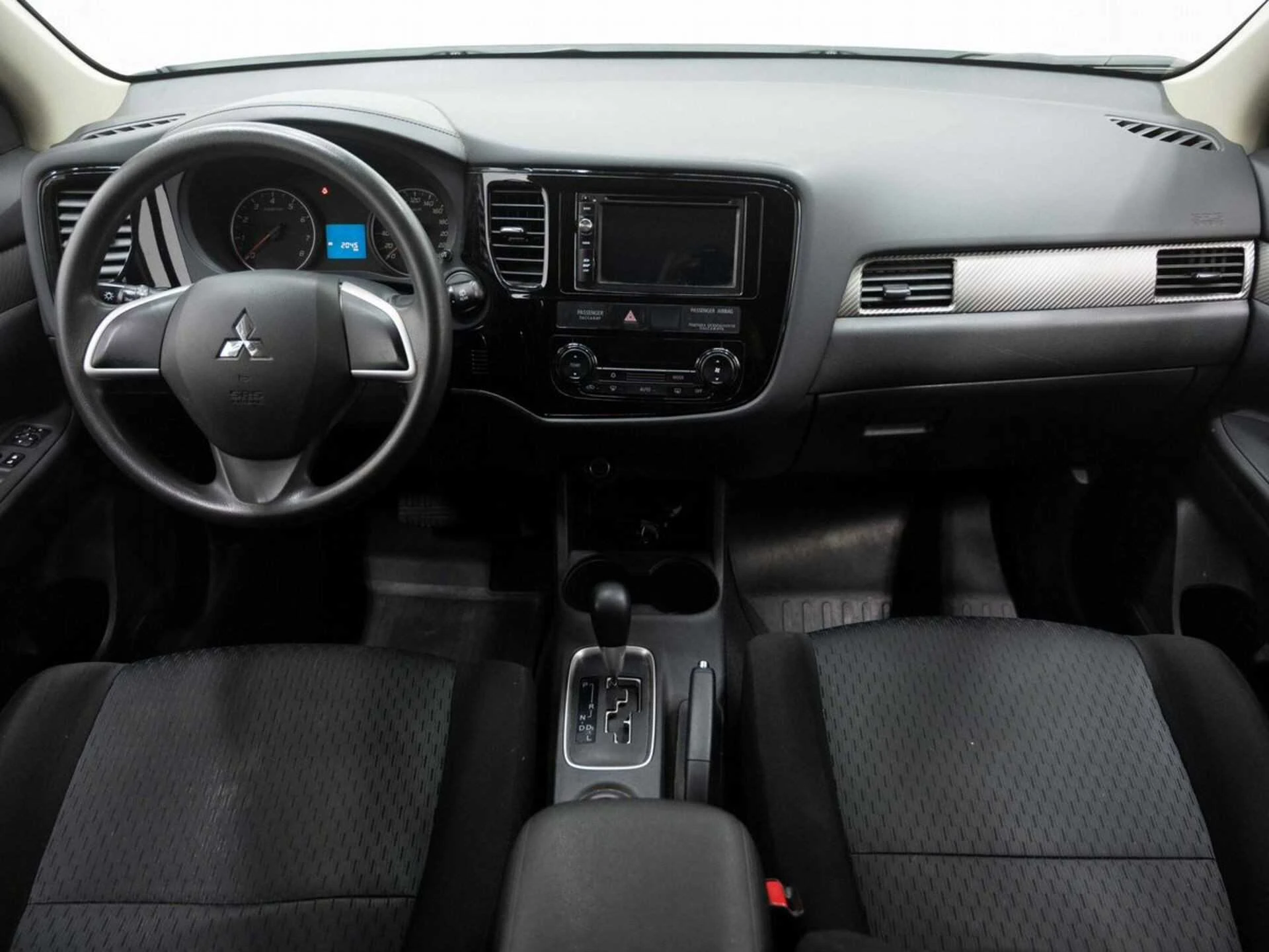 MITSUBISHI OUTLANDER, Белый, 2015, Вариатор, 146 л.с., цена от 944 000 руб.
