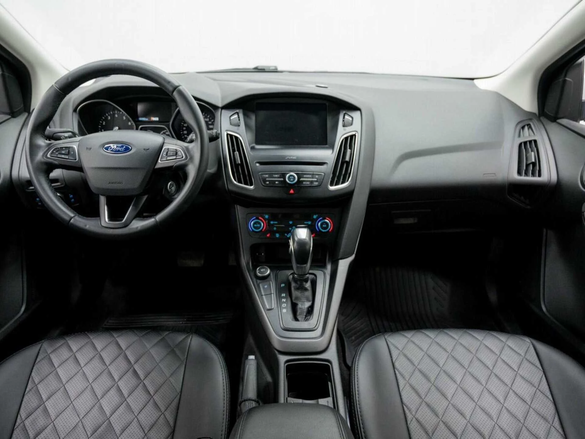 FORD FOCUS, Белый, 2019, Робот, 125 л.с., цена от 876 800 руб.