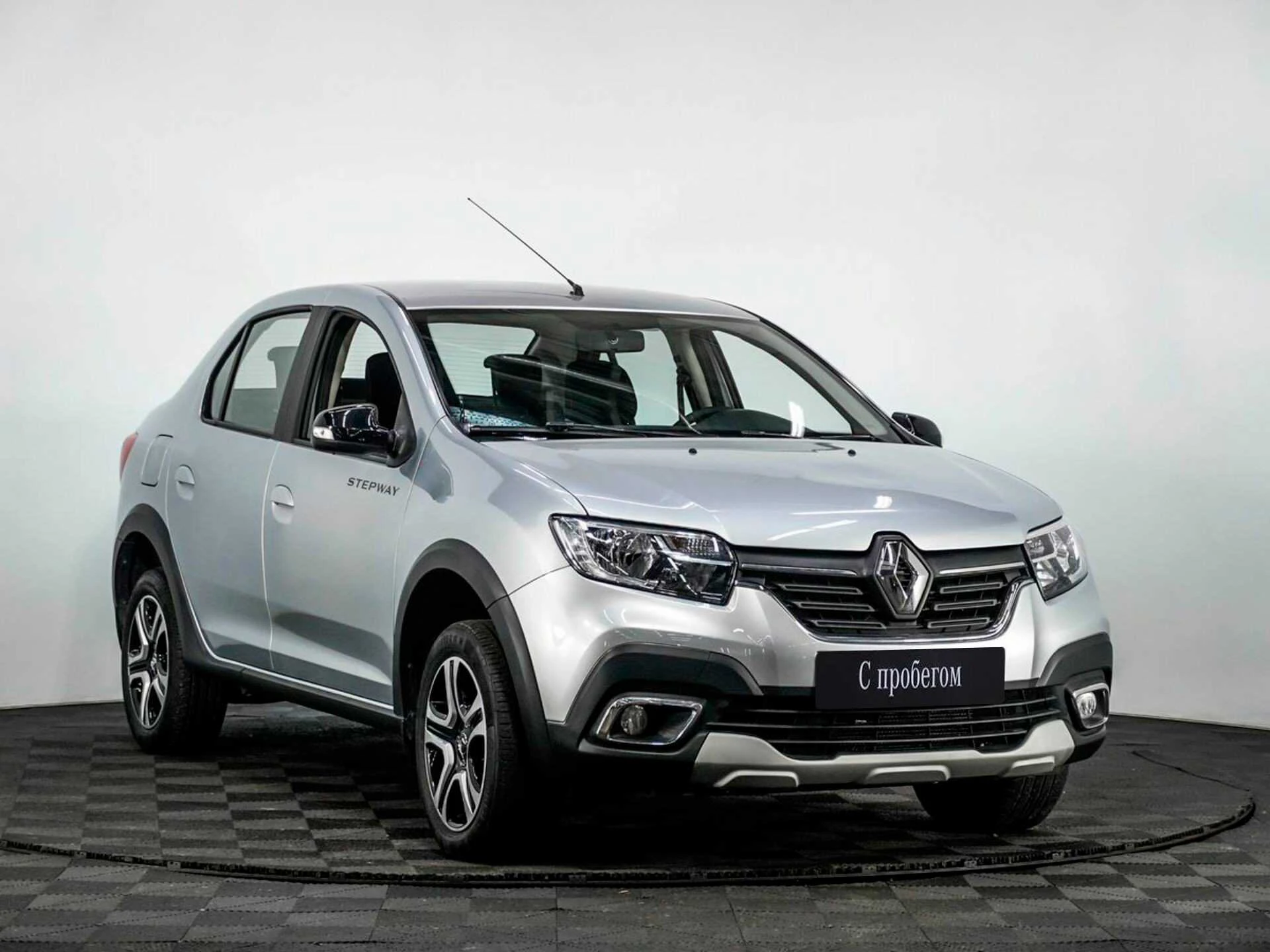 RENAULT LOGAN, Серебряный, 2022, Вариатор, 113 л.с., цена от 832 000 руб.