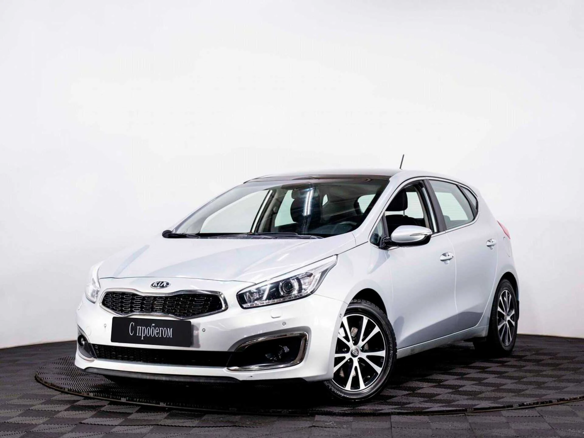 KIA CEED, Серебряный, 2016, Робот, 135 л.с., цена от 1 024 000 руб.