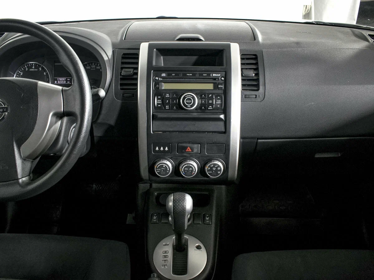 Nissan X-Trail, Серебряный, 2012, Вариатор, 141 л.с., цена от 691 500 руб.