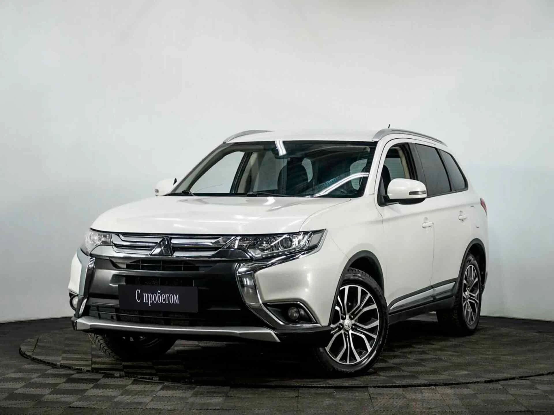 MITSUBISHI OUTLANDER, Белый, 2016, Вариатор, 167 л.с., цена от 1 120 000 руб.