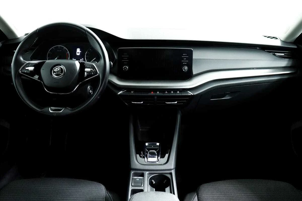 SKODA OCTAVIA, Белый, 2021, Автоматическая, 150 л.с., цена от 1 520 000 руб.