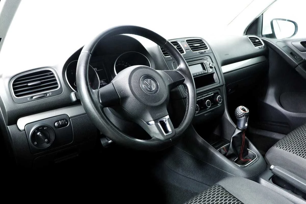 VOLKSWAGEN GOLF, Белый, 2011, Механическая, 85 л.с., цена от 432 000 руб.