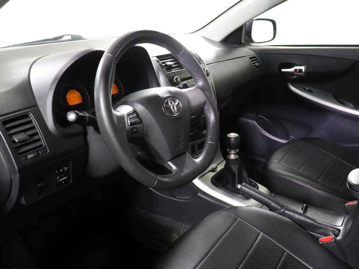 Toyota Corolla, Черный, 2012, Механическая, 124 л.с., цена от 515 000 руб.