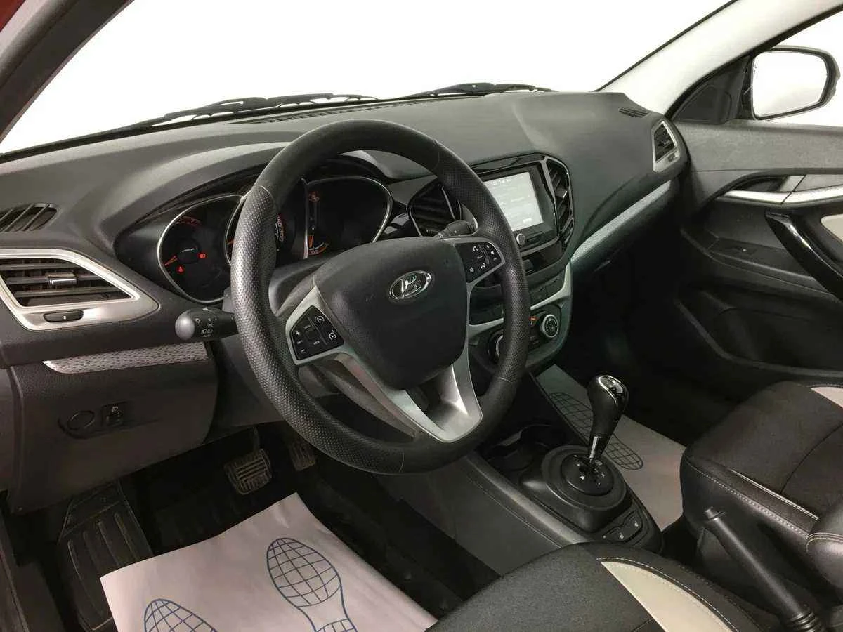 LADA Vesta SW Cross, Красный, 2018, Робот, 122 л.с., цена от 609 000 руб.
