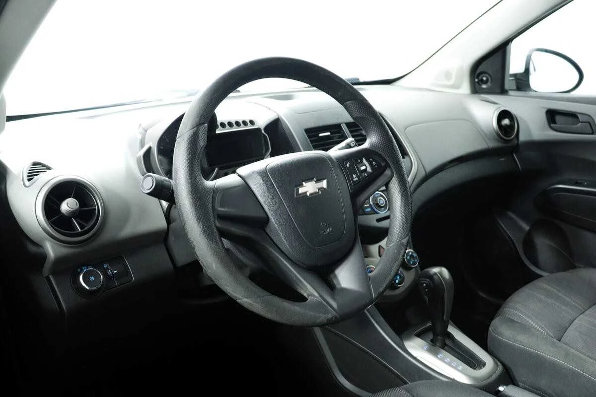 CHEVROLET AVEO, Белый, 2012, Автоматическая, 115 л.с., цена от 452 000 руб.