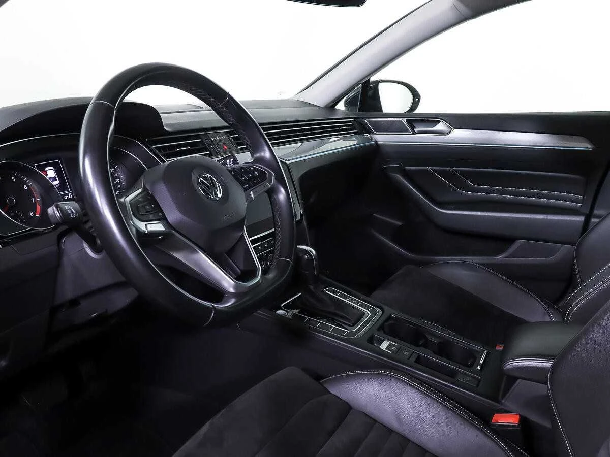 VOLKSWAGEN PASSAT, Черный, 2020, Робот, 150 л.с., цена от 1 472 000 руб.