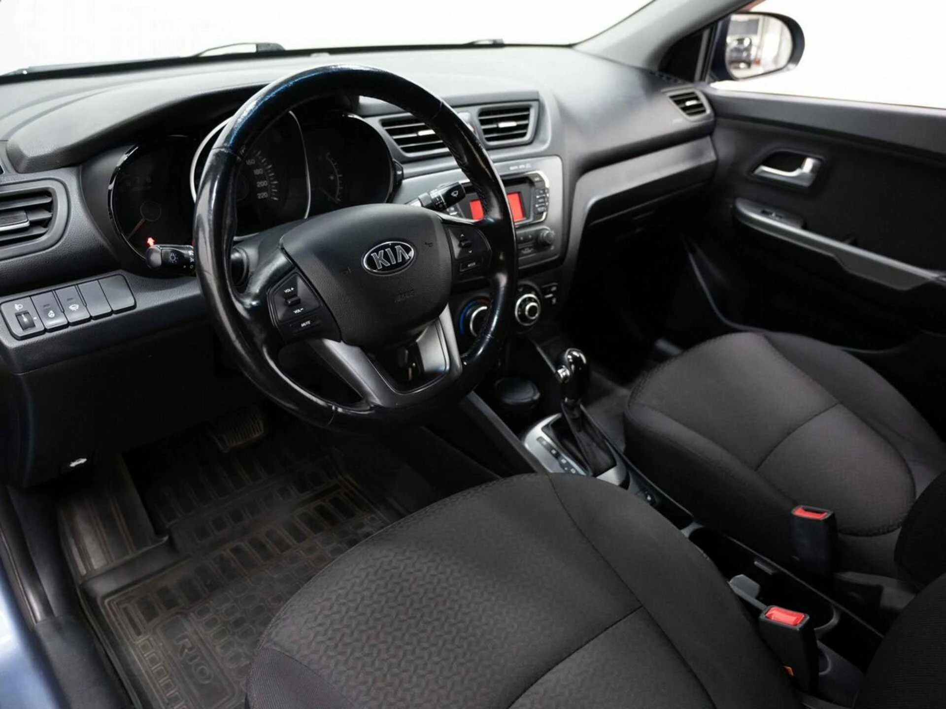 KIA RIO, Голубой, 2015, Автоматическая, 123 л.с., цена от 640 000 руб.