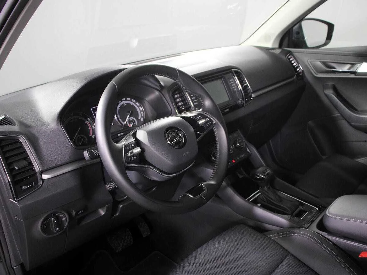 SKODA KAROQ, Серый, 2020, Робот, 150 л.с., цена от 2 041 600 руб.