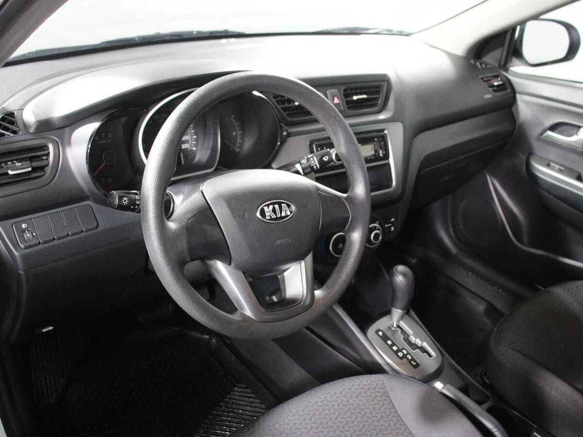 KIA RIO, Белый, 2014, Автоматическая, 107 л.с., цена от 720 000 руб.