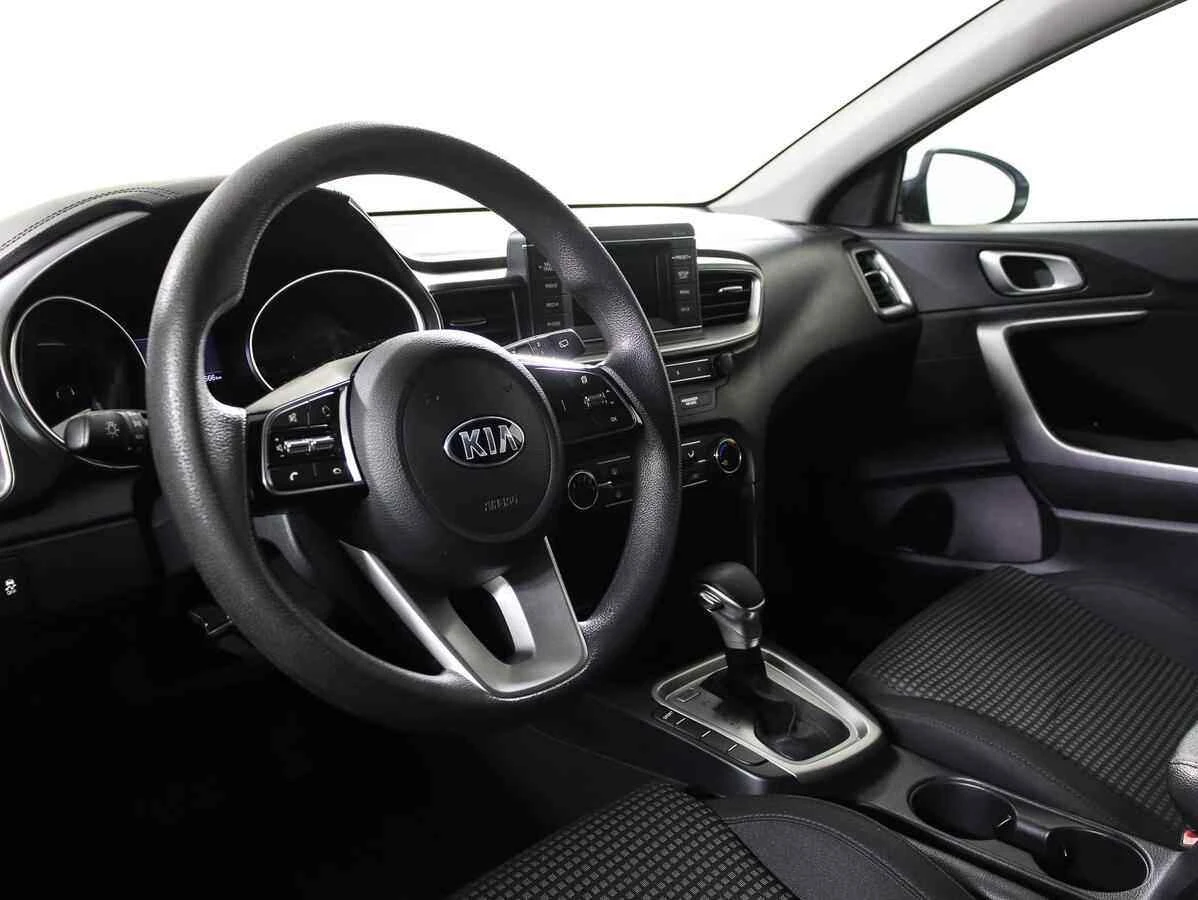 KIA Ceed, Белый, 2019, Автоматическая, 128 л.с., цена от 1 250 000 руб.
