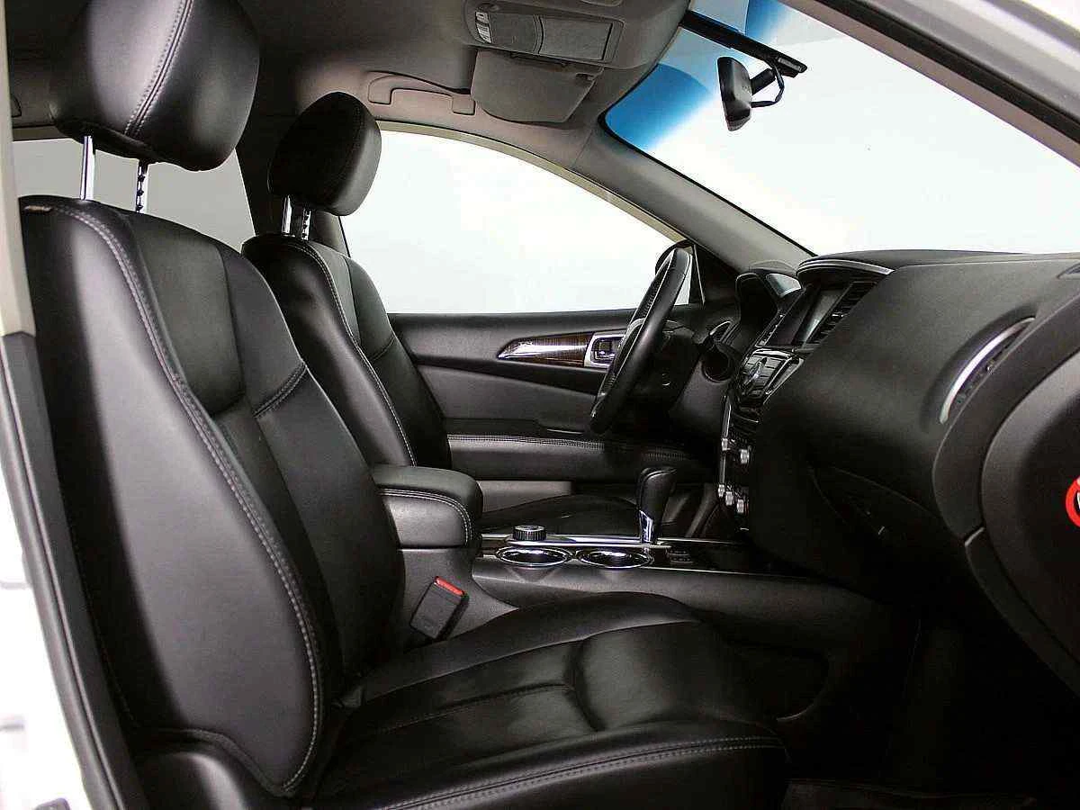 Nissan Pathfinder, Серебряный, 2014, Вариатор, 249 л.с., цена от 1 363 000 руб.