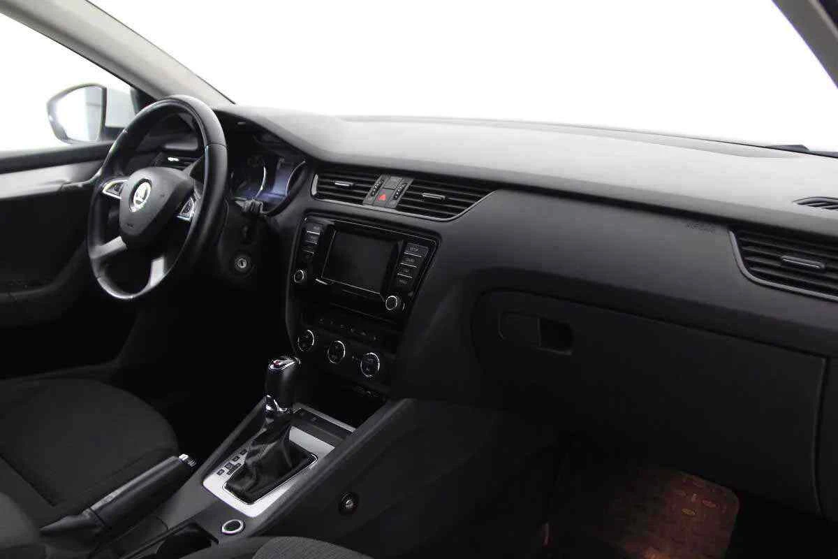 Skoda Octavia, Белый, 2014, Робот, 180 л.с., цена от 572 000 руб.