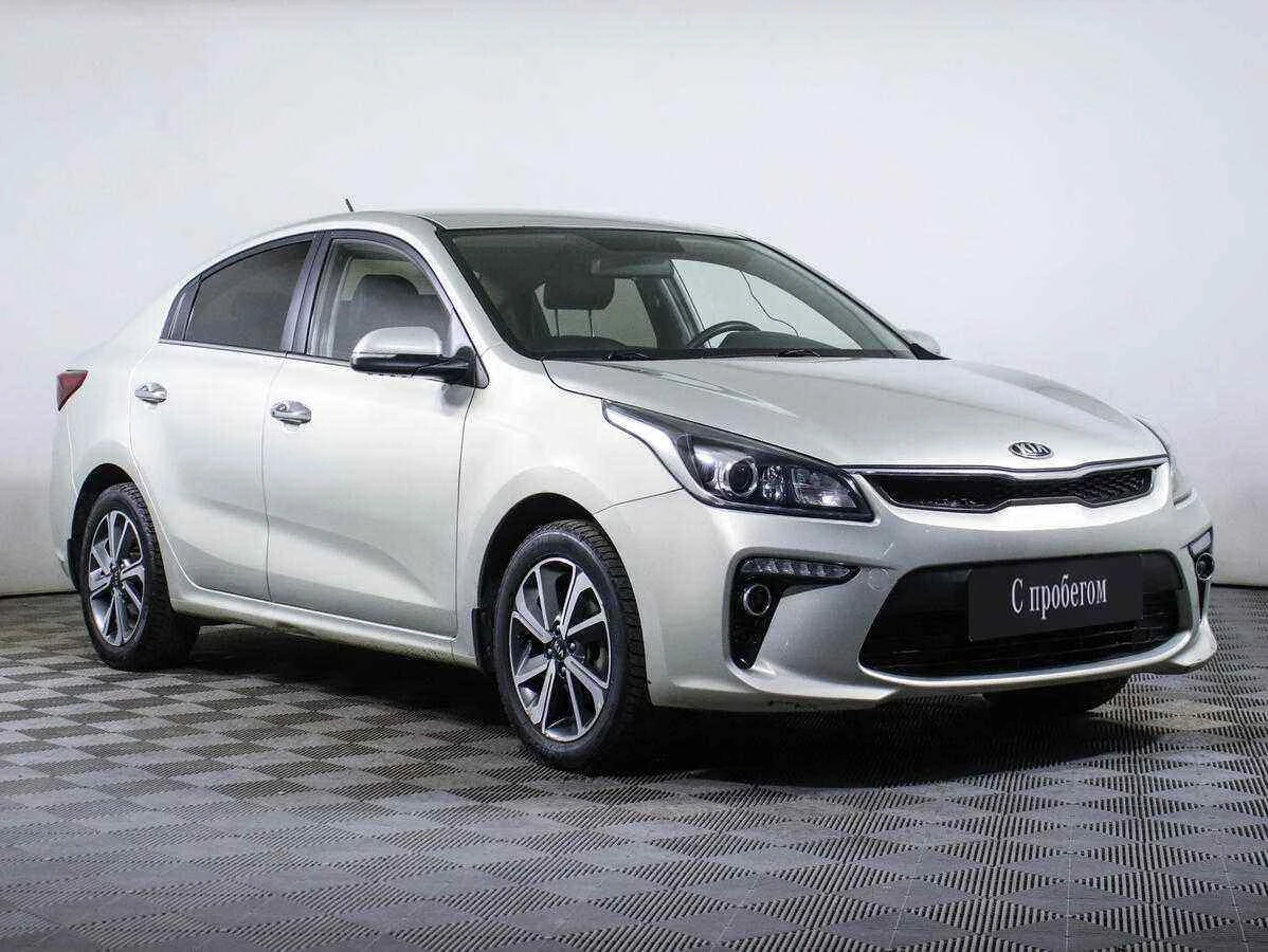 KIA Rio, Серебряный, 2018, Автоматическая, 123 л.с., цена от 860 000 руб.