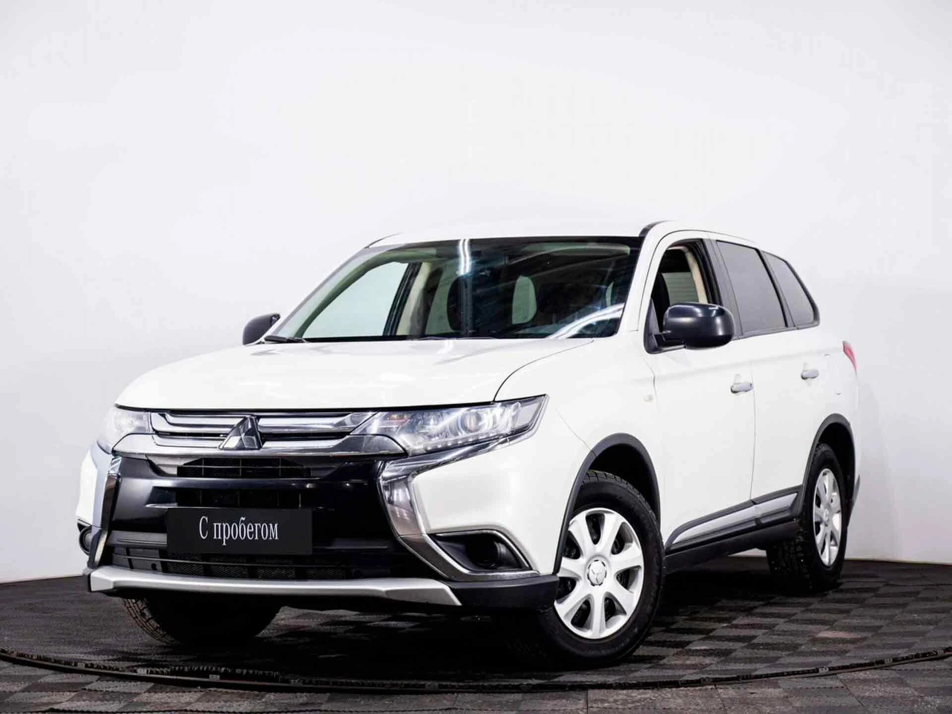 MITSUBISHI OUTLANDER, Белый, 2015, Вариатор, 146 л.с., цена от 944 000 руб.