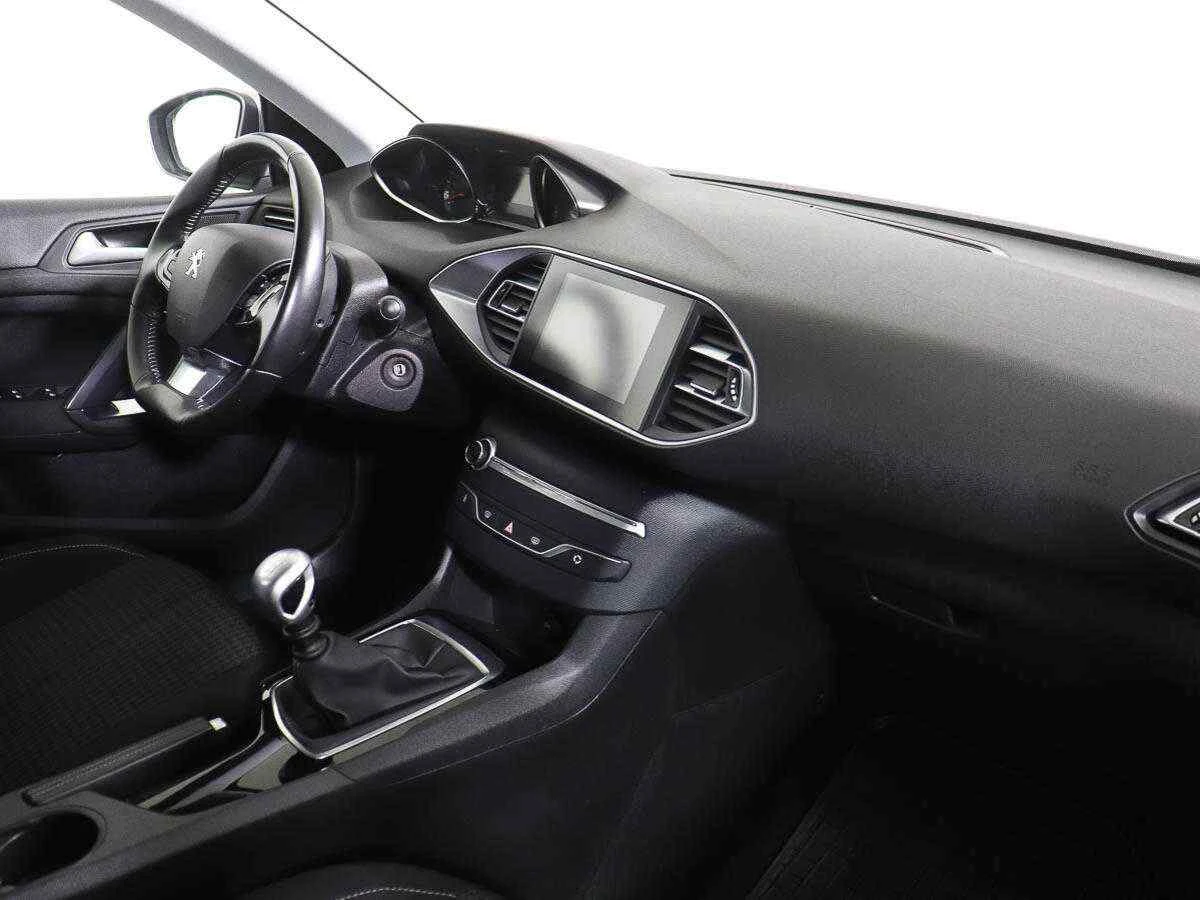 Peugeot 308, Голубой, 2018, Механическая, 131 л.с., цена от 715 000 руб.