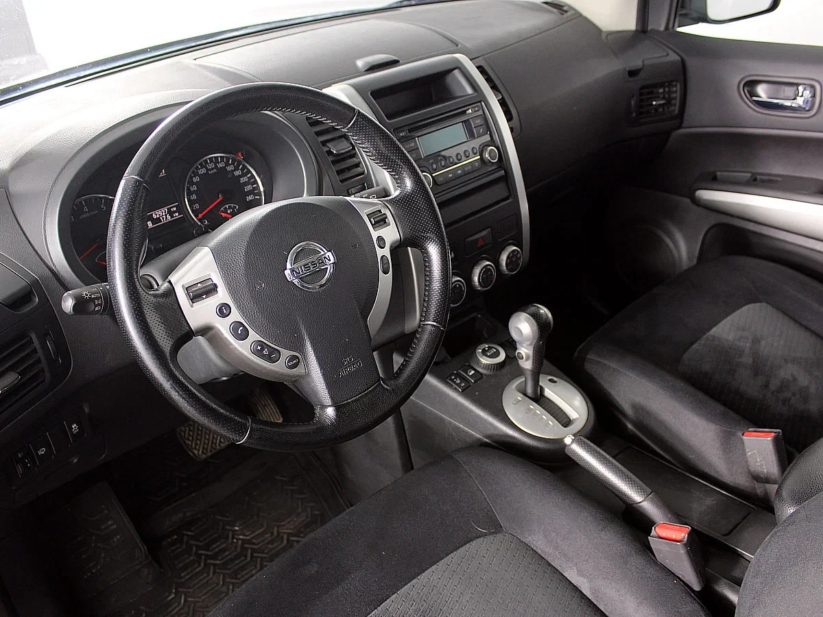 Nissan X-Trail, Серый, 2013, Вариатор, 141 л.с., цена от 945 000 руб.