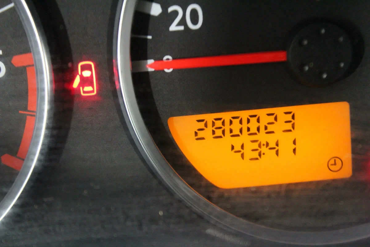 Nissan Pathfinder, Серый, 2005, Механическая, 174 л.с., цена от 470 000 руб.