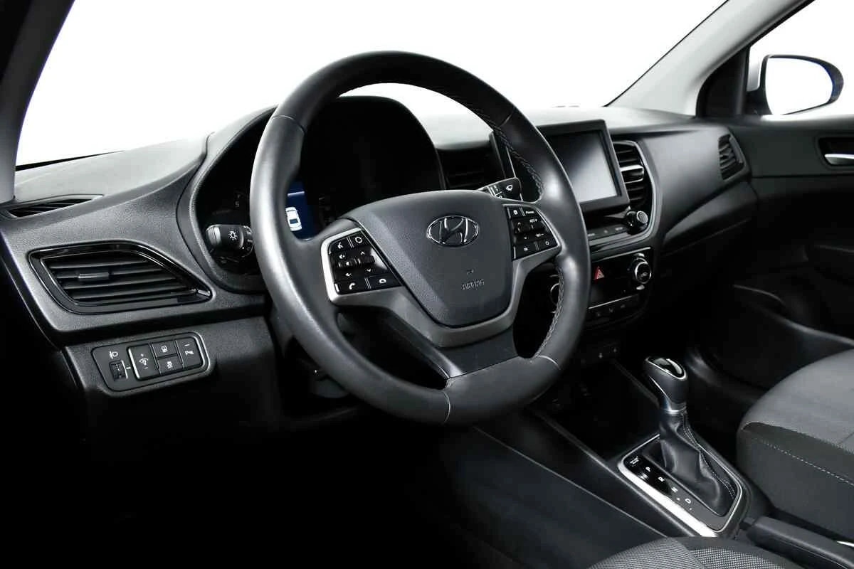 Hyundai Solaris, Серебряный, 2020, Автоматическая, 123 л.с., цена от 958 000 руб.
