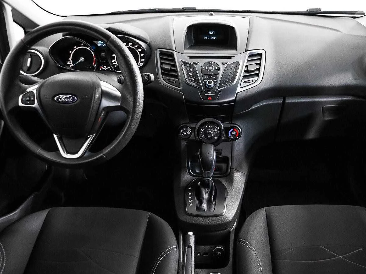 FORD FIESTA, Белый, 2016, Робот, 105 л.с., цена от 600 000 руб.