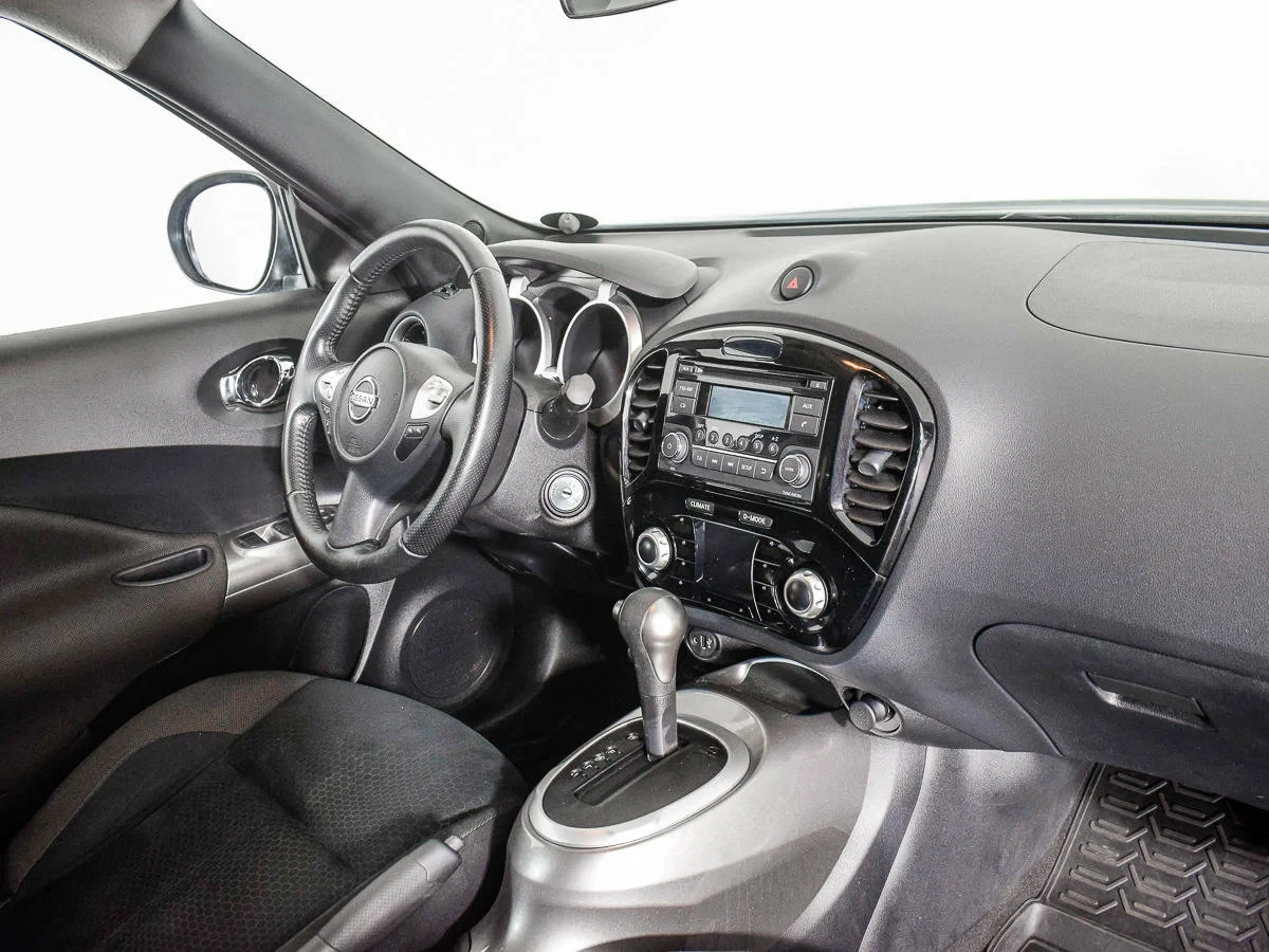 Nissan Juke, Серый, 2013, Вариатор, 117 л.с., цена от 575 000 руб.