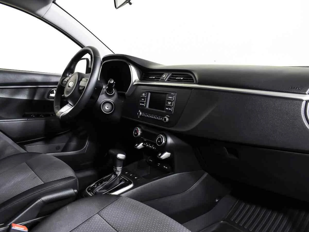 KIA X-Line, Серебряный, 2021, Автоматическая, 123 л.с., цена от 1 170 000 руб.