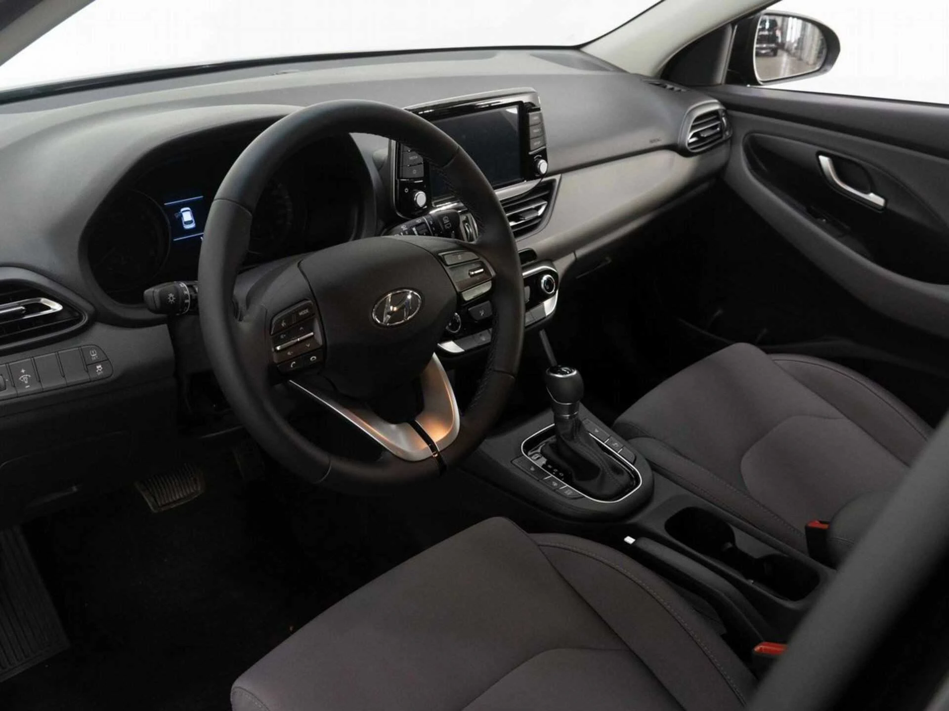 HYUNDAI I30, Черный, 2023, Автоматическая, 110 л.с., цена от 1 327 200 руб.