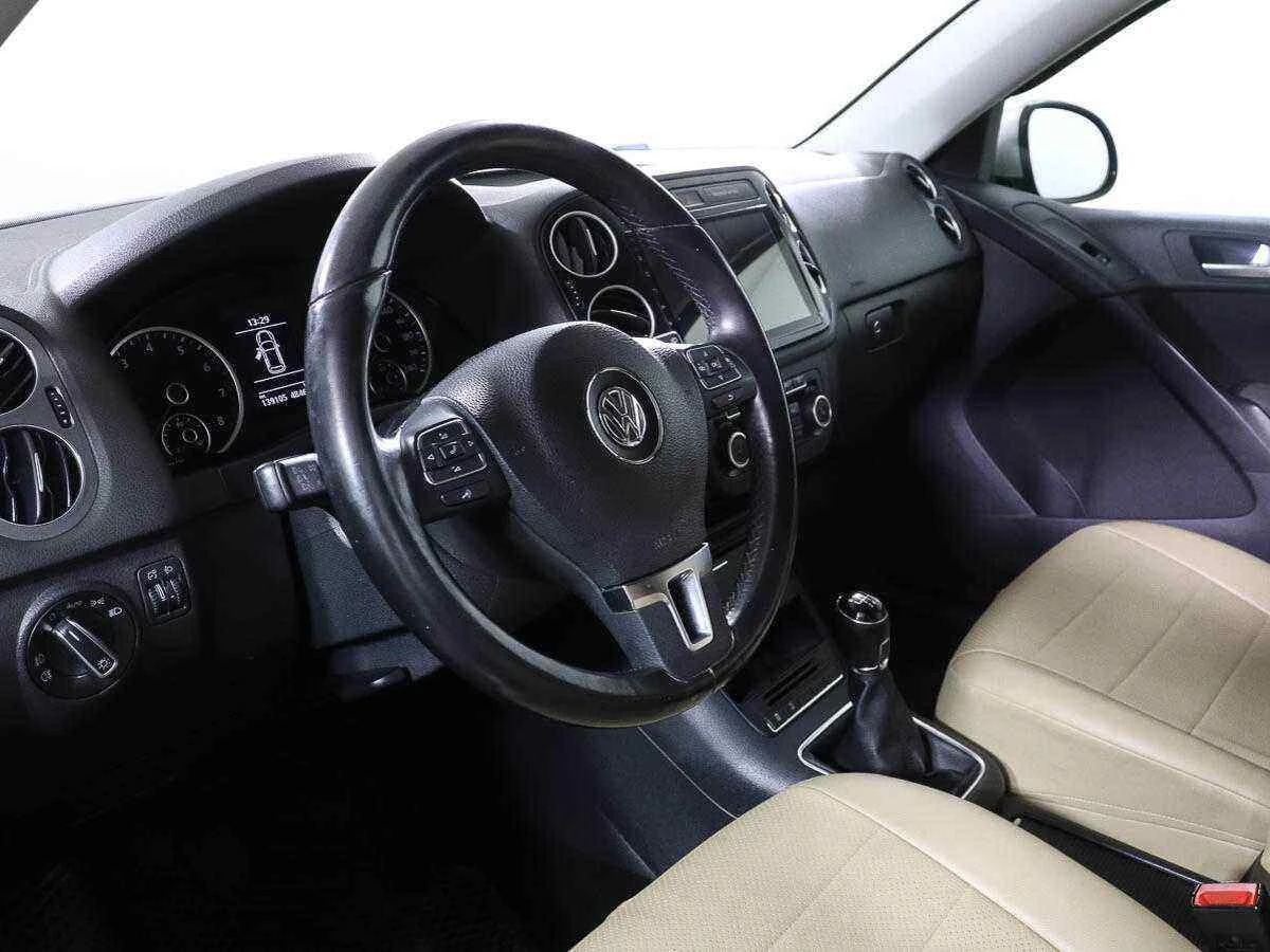 Volkswagen Tiguan, Серебряный, 2013, Механическая, 122 л.с., цена от 466 000 руб.