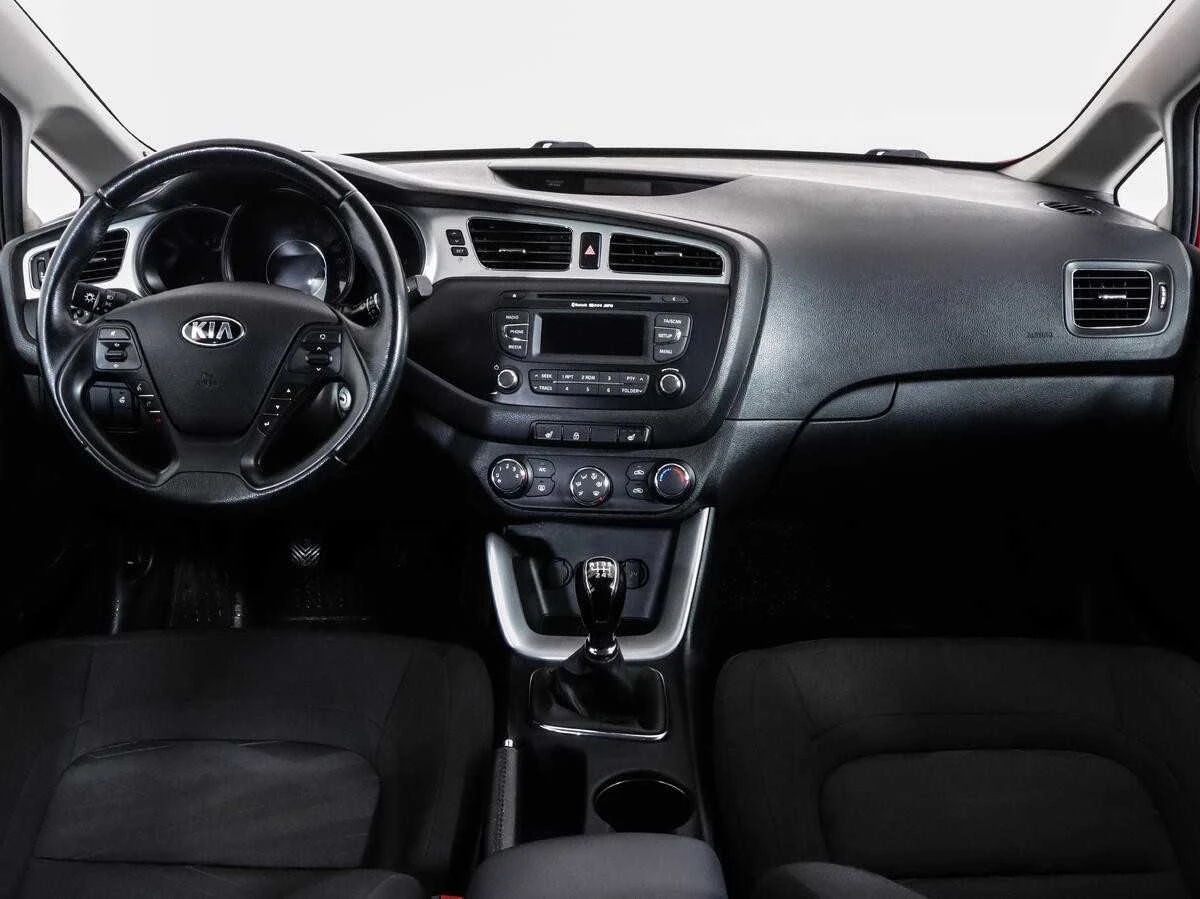 KIA CEED, Красный, 2015, Механическая, 129 л.с., цена от 744 000 руб.