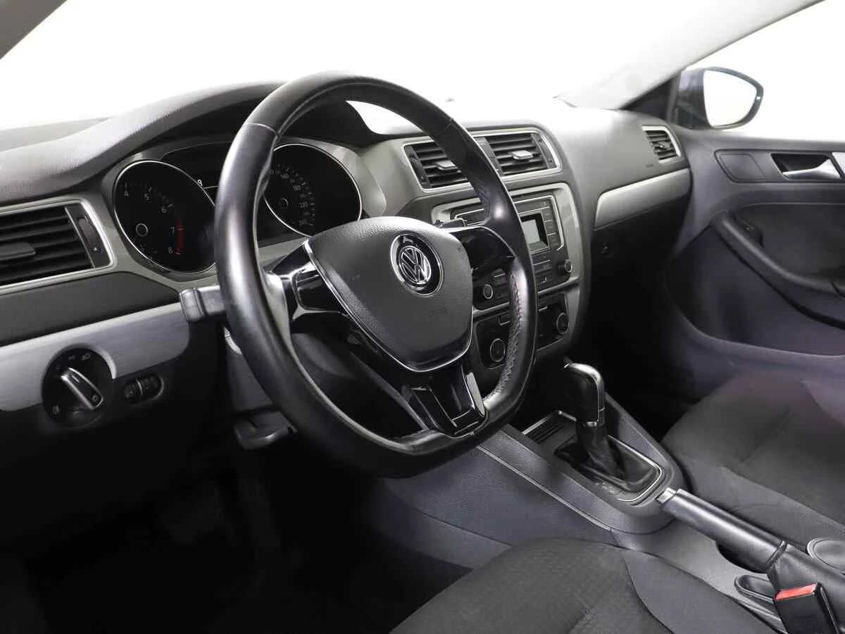Volkswagen Jetta, Коричневый, 2017, Робот, 125 л.с., цена от 1 015 000 руб.