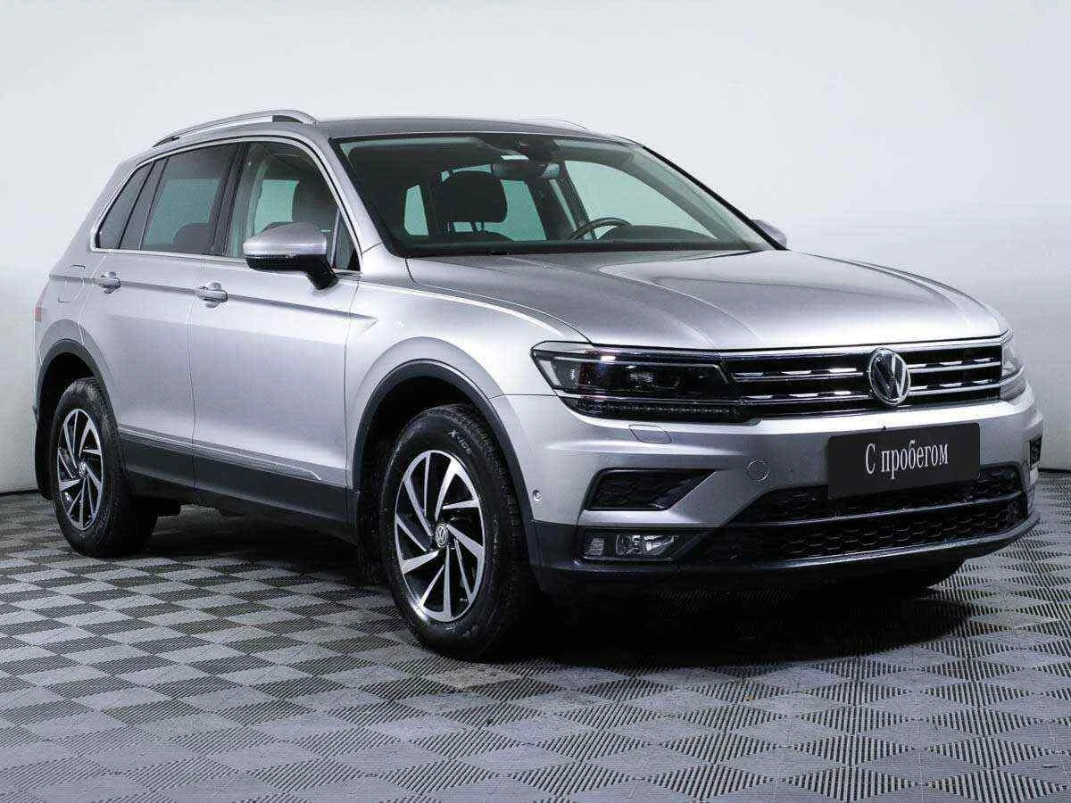 Volkswagen Tiguan, Серебряный, 2018, Робот, 150 л.с., цена от 1 453 000 руб.