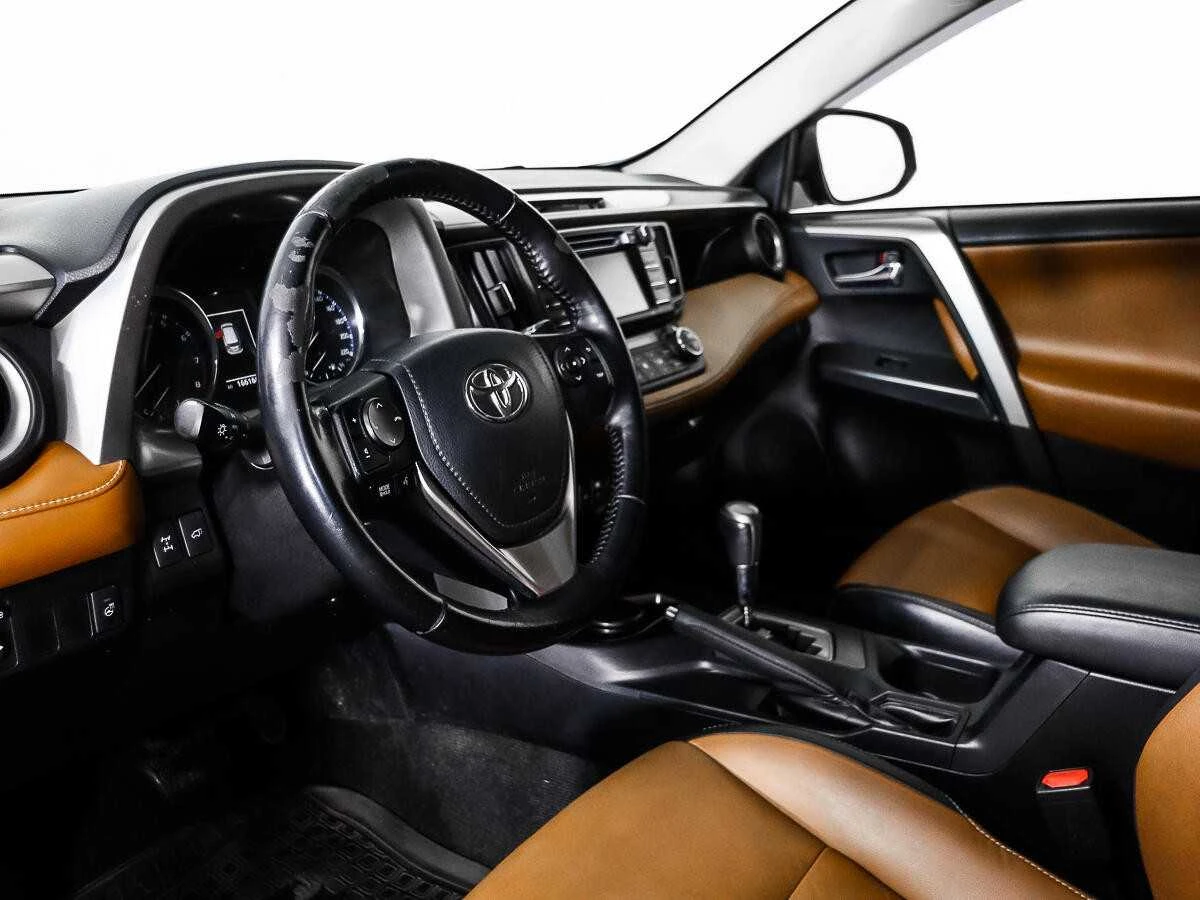 TOYOTA RAV4, Коричневый, 2016, Вариатор, 146 л.с., цена от 1 352 000 руб.