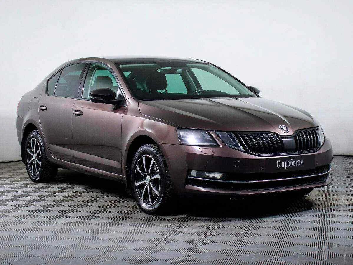 Skoda Octavia, Коричневый, 2018, Робот, 150 л.с., цена от 945 000 руб.