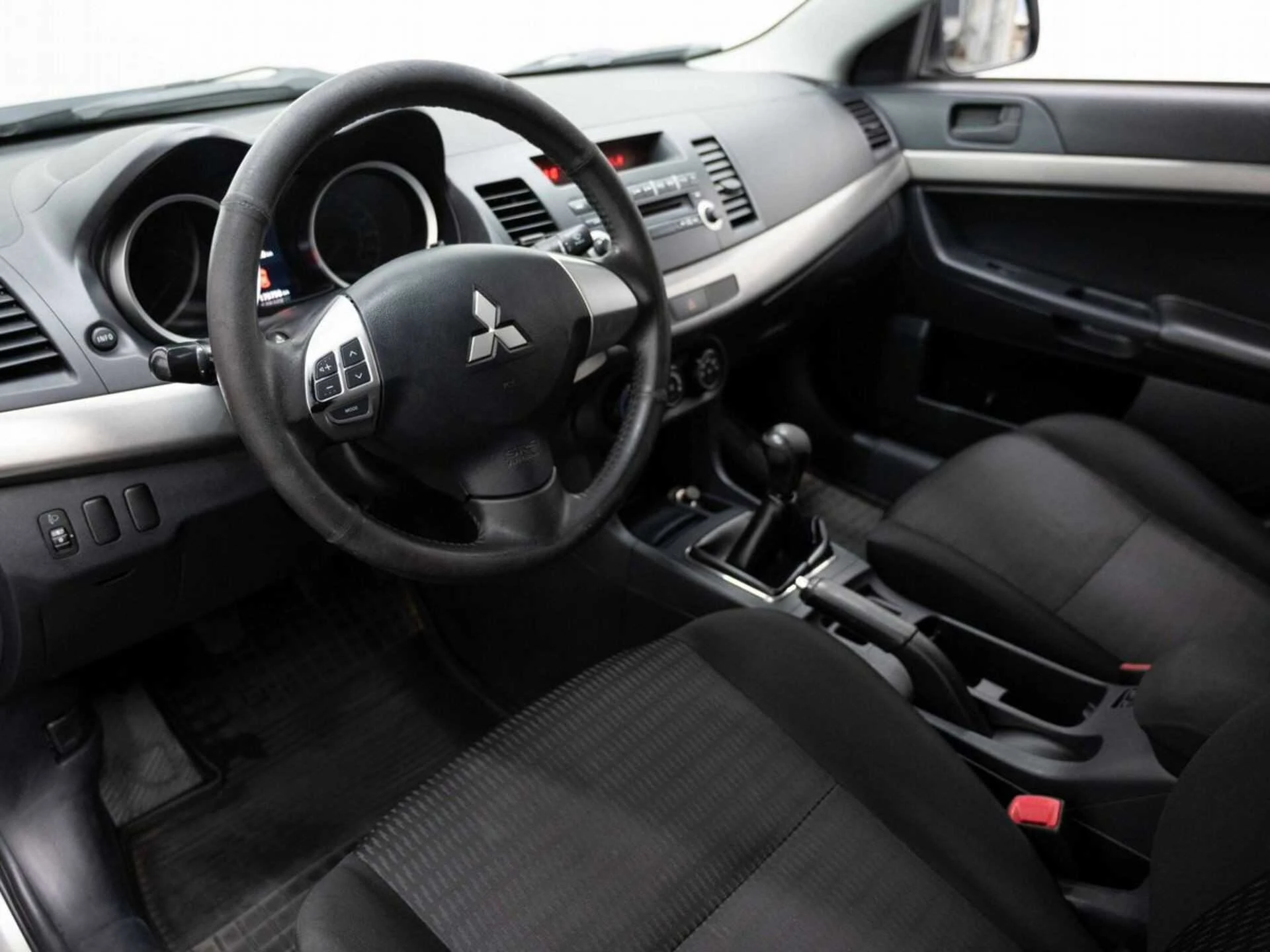 MITSUBISHI LANCER, Серебряный, 2012, Механическая, 117 л.с., цена от 536 000 руб.