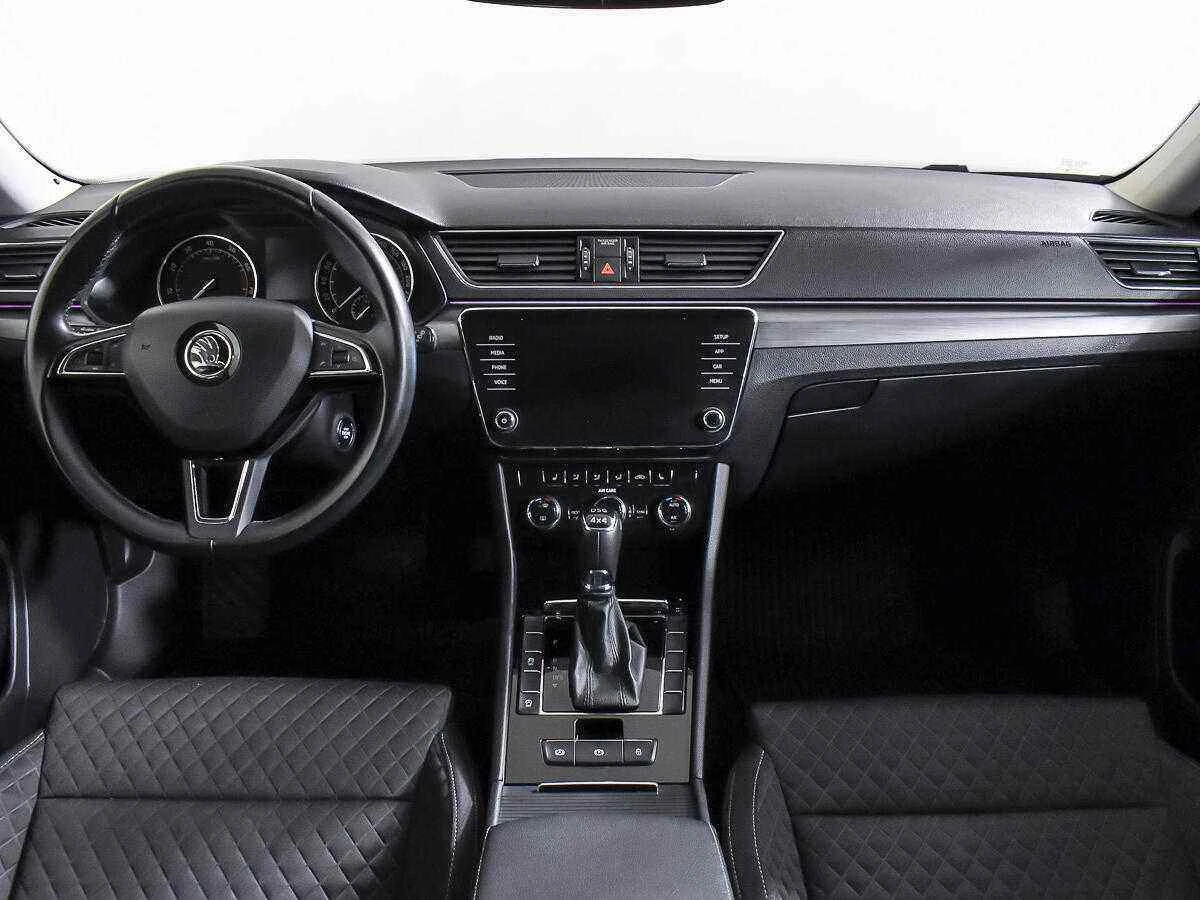 Skoda Superb, Белый, 2017, Робот, 280 л.с., цена от 1 190 000 руб.