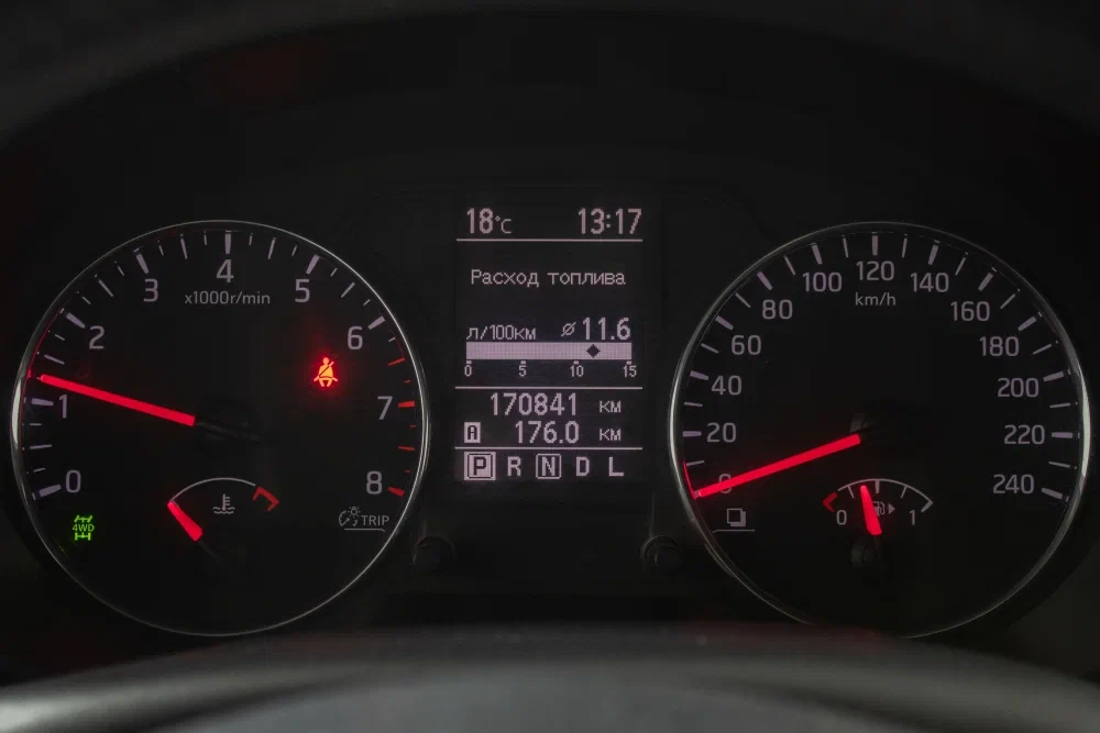 Nissan X-Trail, Бежевый, 2011, Вариатор, 141 л.с., цена от 698 000 руб.