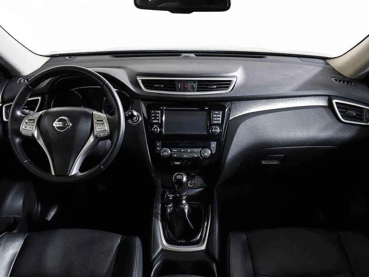 Nissan X-Trail, Зеленый, 2015, Механическая, 130 л.с., цена от 1 417 000 руб.