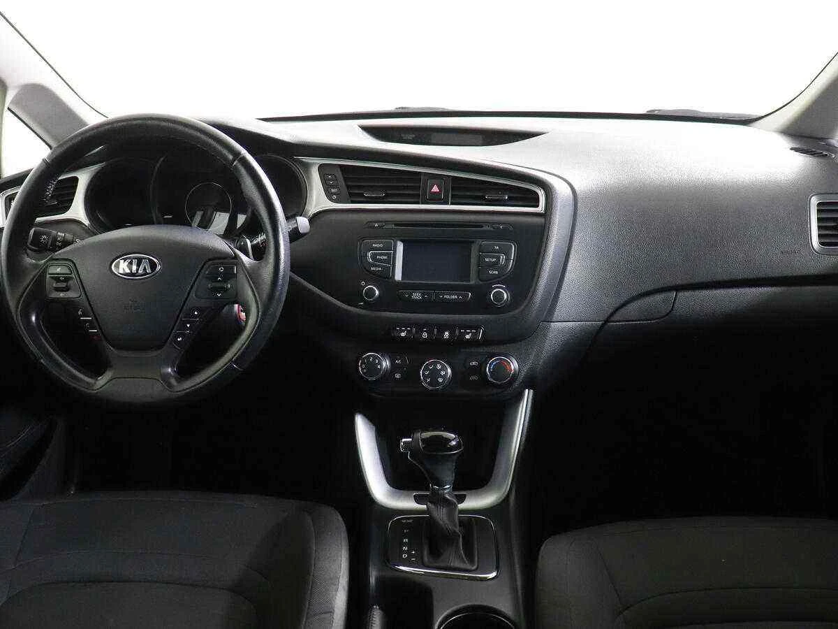 KIA Ceed, Белый, 2018, Автоматическая, 130 л.с., цена от 985 000 руб.