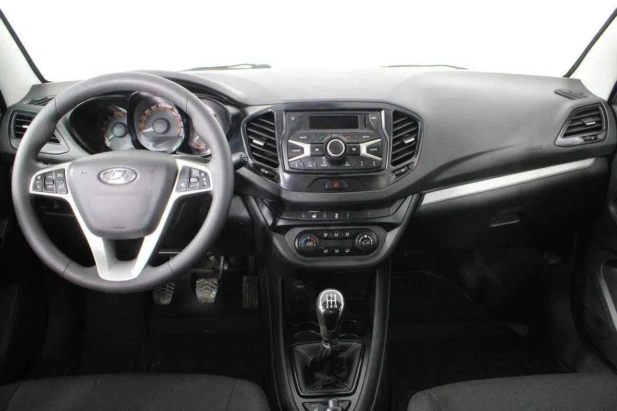 LADA Vesta, Красный, 2019, Механическая, 106 л.с., цена от 461 000 руб.