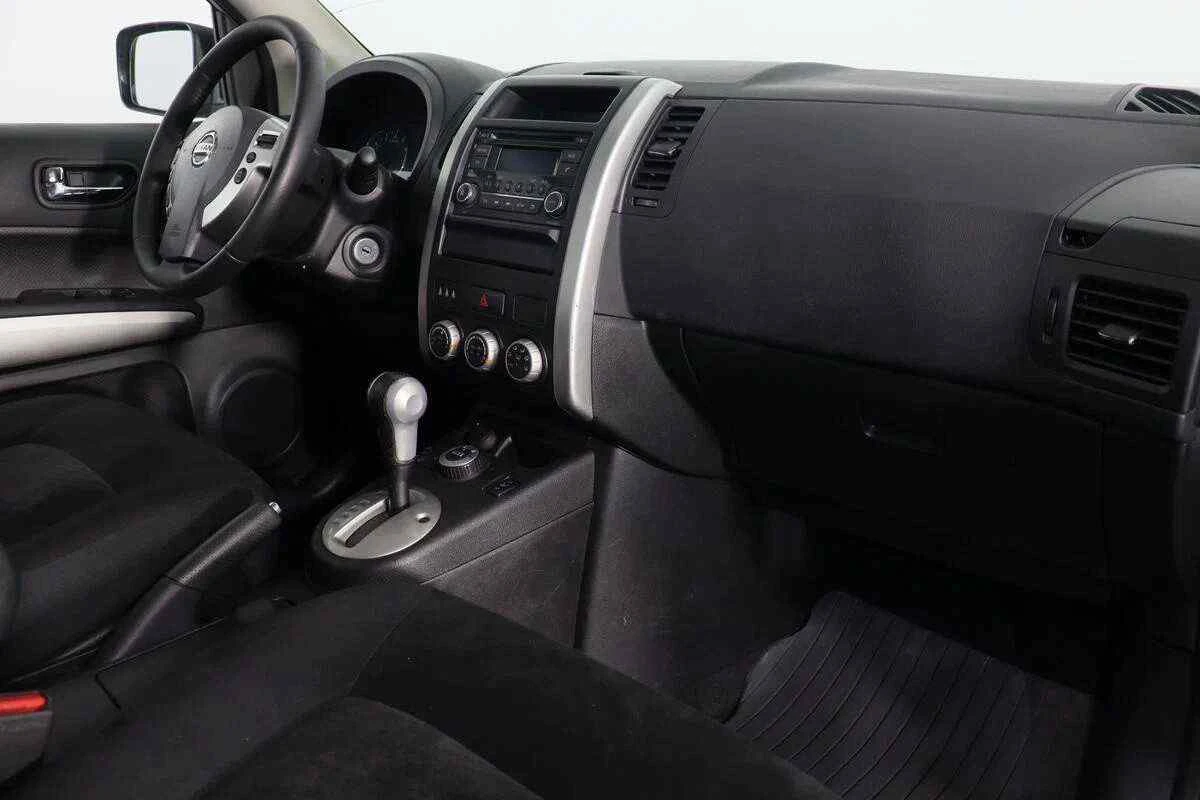 Nissan X-Trail, Серебряный, 2014, Вариатор, 141 л.с., цена от 1 001 000 руб.