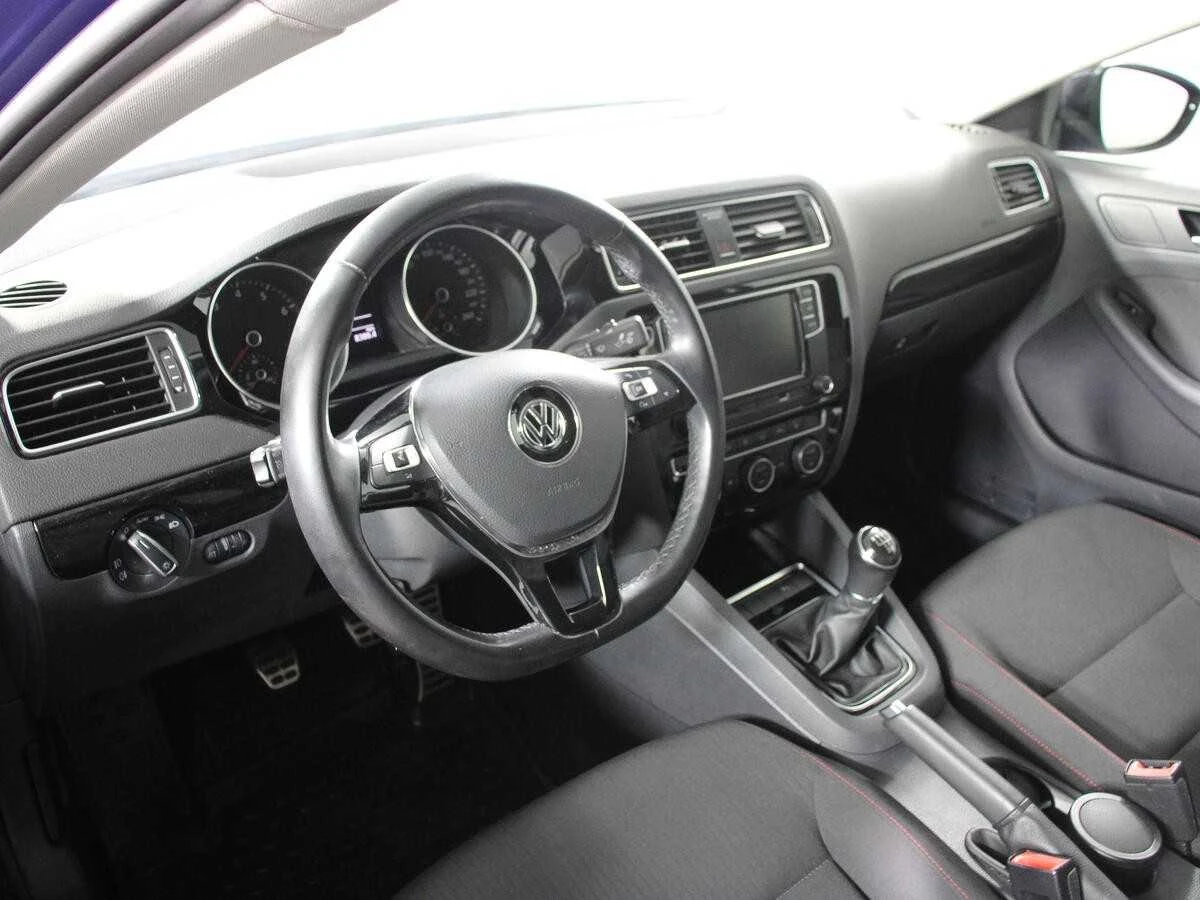 VOLKSWAGEN JETTA, Синий, 2018, Механическая, 110 л.с., цена от 976 000 руб.