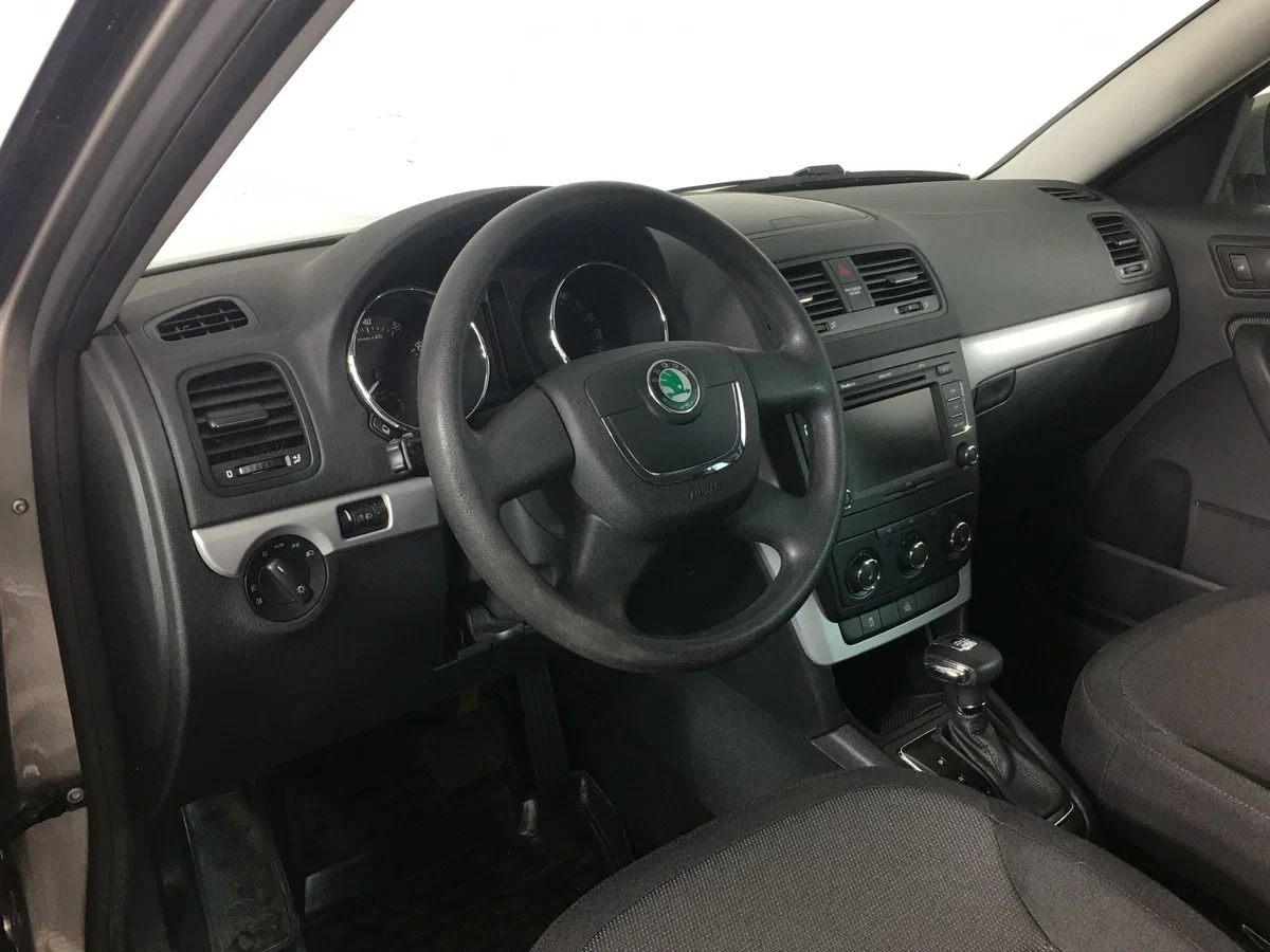Skoda Yeti, Серый, 2011, Робот, 152 л.с., цена от 749 000 руб.