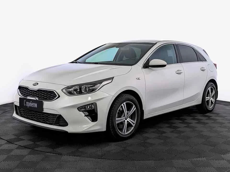 KIA CEED, Белый, 2018, Робот, 140 л.с., цена от 1 144 000 руб.
