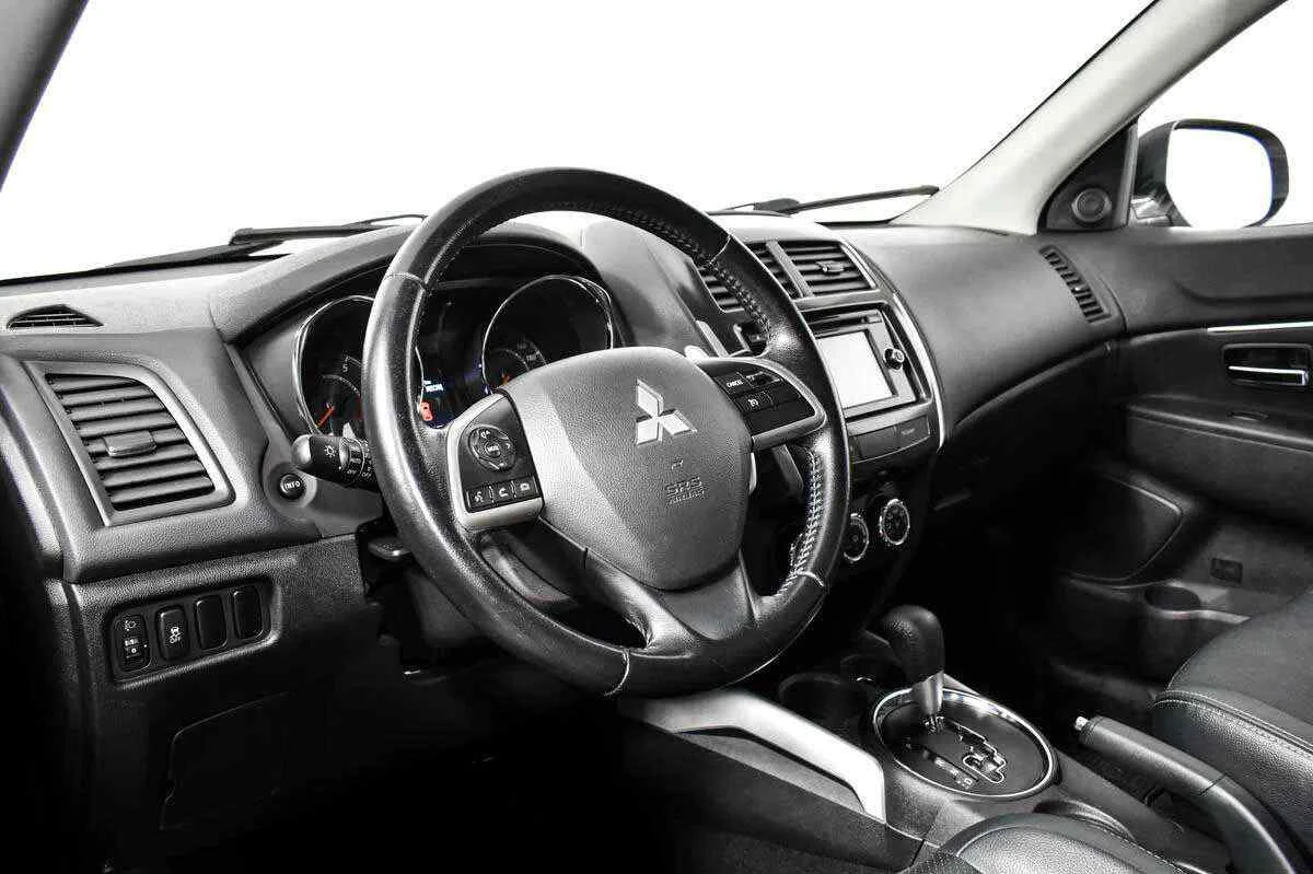 Mitsubishi ASX, Белый, 2013, Вариатор, 140 л.с., цена от 650 000 руб.