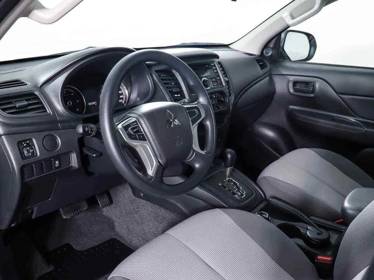 Mitsubishi L200, Белый, 2022, Механическая, 181 л.с., цена от 2 799 000 руб.