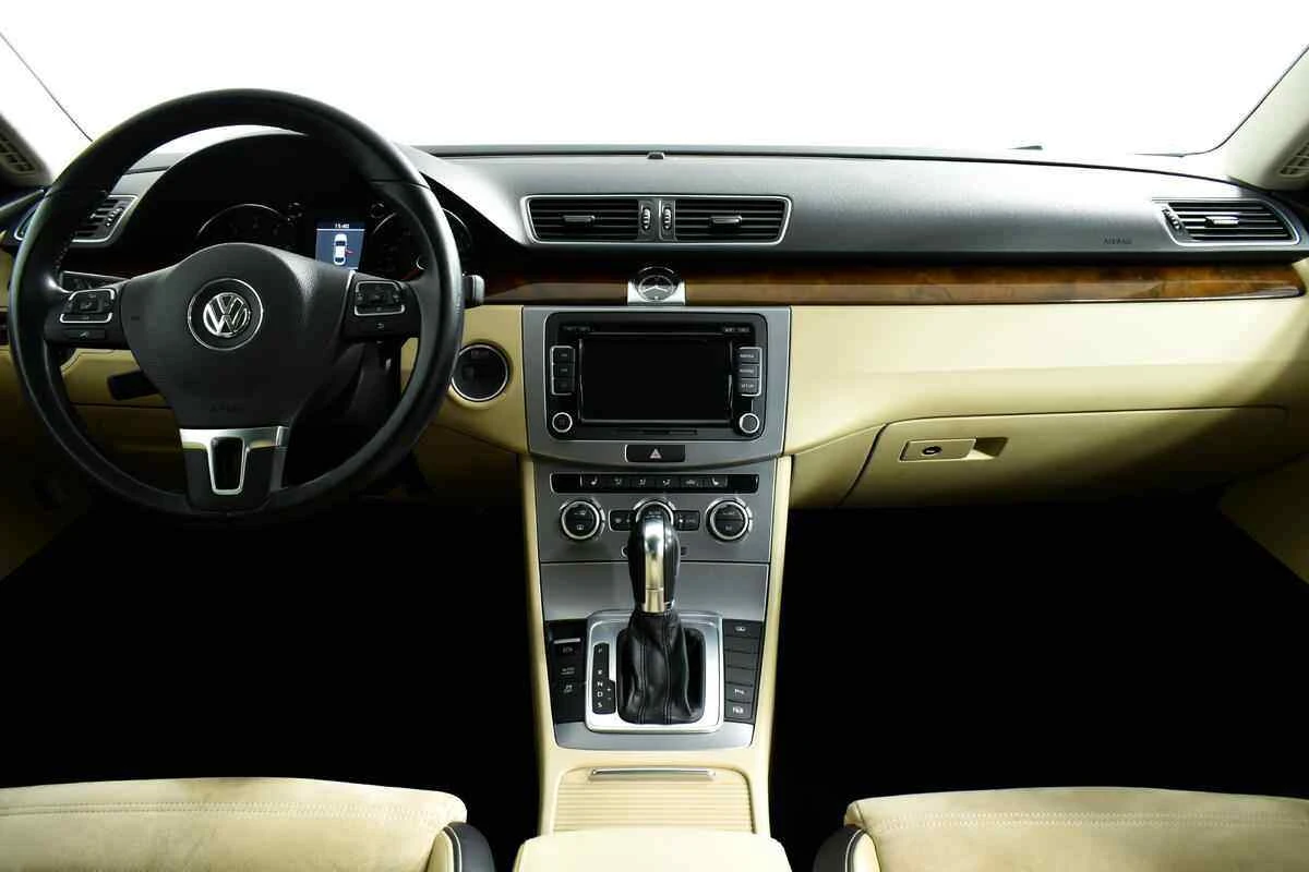 Volkswagen Passat CC, Черный, 2013, Робот, 152 л.с., цена от 915 000 руб.