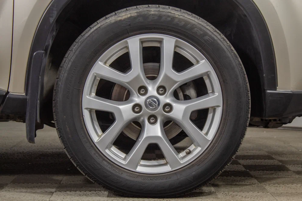 Nissan X-Trail, Бежевый, 2011, Вариатор, 141 л.с., цена от 698 000 руб.