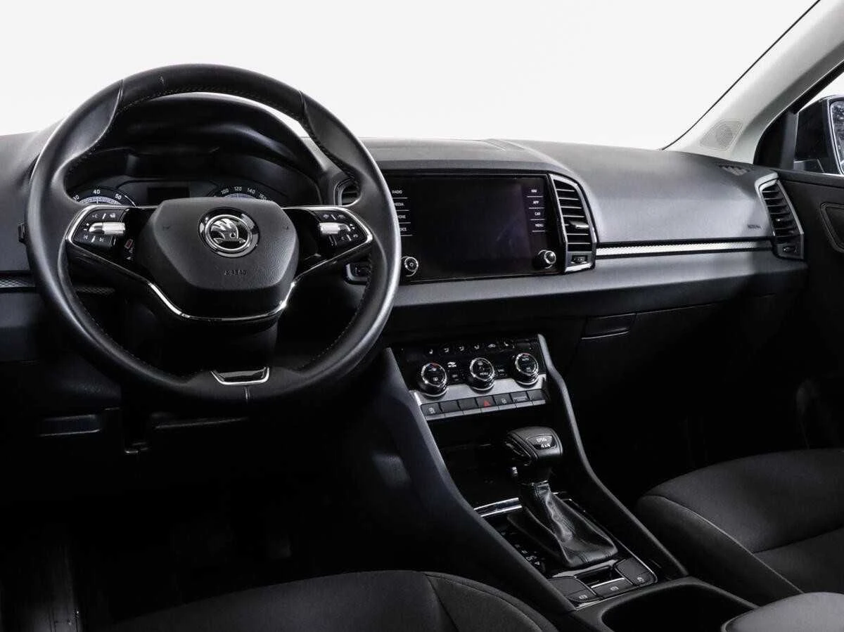 SKODA KAROQ, Черный, 2020, Робот, 150 л.с., цена от 1 702 400 руб.